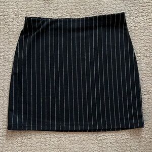 Black striped mini skirt